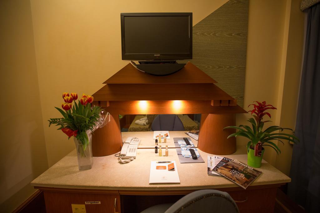 Hotel Lombardia Monfalcone Exterior photo